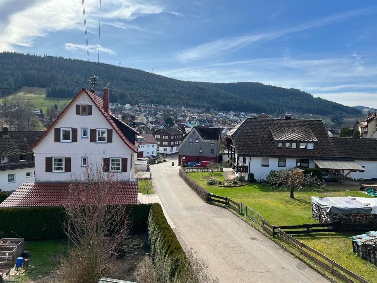 Ferienwohnung Am Wiesenrain ไบเออร์สบรอนน์ ภายนอก รูปภาพ