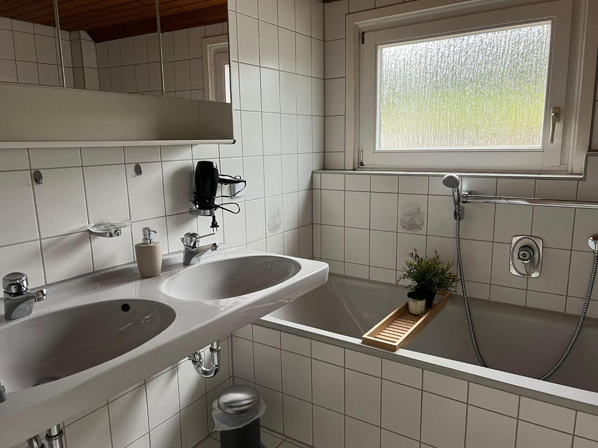Ferienwohnung Am Wiesenrain ไบเออร์สบรอนน์ ภายนอก รูปภาพ
